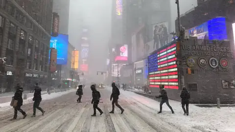 Nieva sobre Times Square Nevada en Nueva York