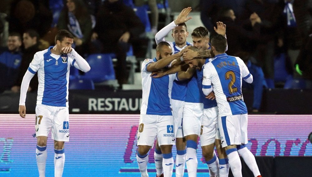 Los jugadores del Leganés celebran un gol