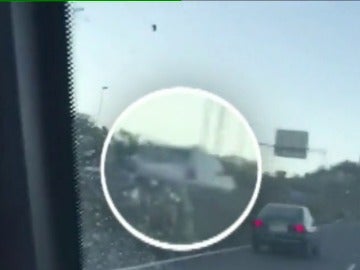 Investigan un vídeo difundido en redes sociales de un coche circulando en sentido contrario en una autovía de Gran Canaria