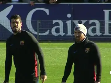 Menos 'esteladas' que nunca en el Miniestadi: "A lo mejor viendo la reacción de Messi se dan cuenta de lo que han hecho" Menos 'esteladas' que nunca en el Miniestadi: "A lo mejor viendo la reacción de Messi se dan cuenta de lo que han hecho"