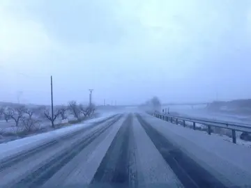 Precaución en la carretera ante la posibilidad de nieve y hielo Precaución en la carretera ante la posibilidad de nieve y hielo