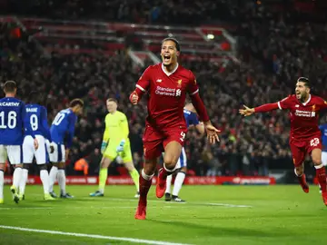 Van Dijk celebra su primer gol como jugador del Liverpool Van Dijk celebra su primer gol como jugador del Liverpool