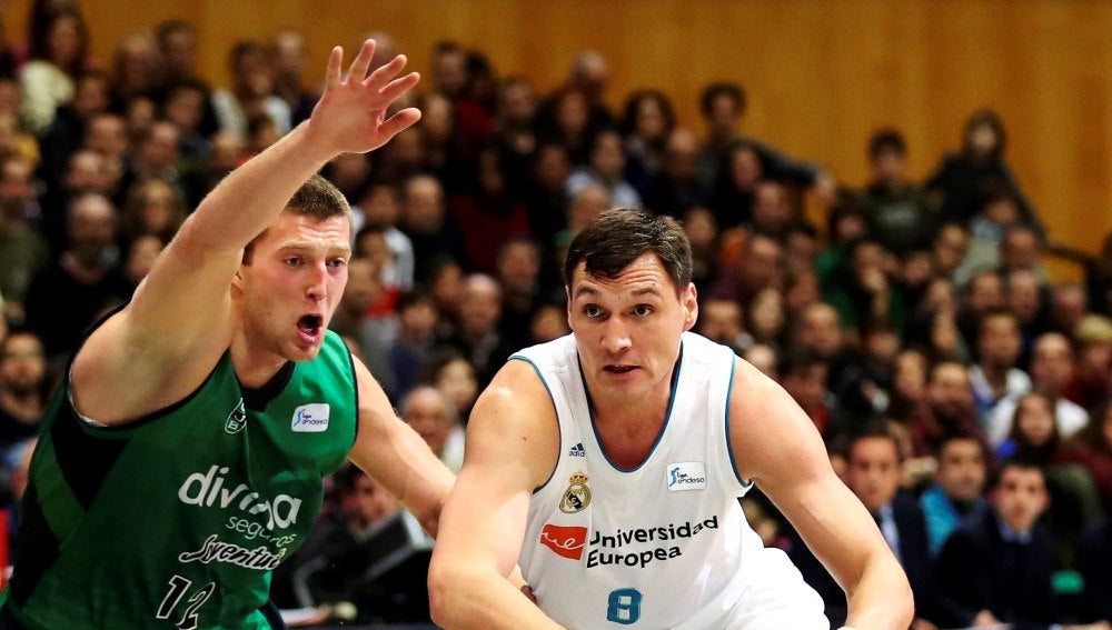 Real Madrid vence al Joventut