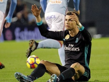 Cristiano Ronaldo se lamenta tras fallar una ocasión