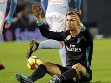 Cristiano Ronaldo se lamenta tras fallar una ocasión Cristiano Ronaldo se lamenta tras fallar una ocasión
