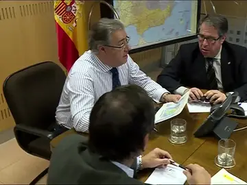 El Gobierno defiende que "está poniendo todos los esfuerzos" para resolver la situación en las carreteras por las nevadas El Gobierno defiende que "está poniendo todos los esfuerzos" para resolver la situación en las carreteras por las nevadas