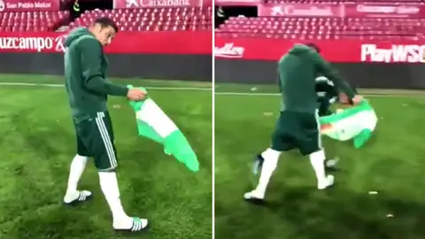 La imagen de Joaquín 'toreando' en el Pizjuán La imagen de Joaquín 'toreando' en el Pizjuán