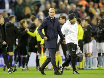 Zinedine Zidane, sobre el césped de Balaídos Zinedine Zidane, sobre el césped de Balaídos