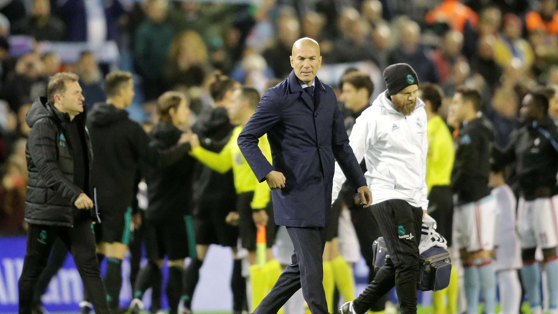 Zinedine Zidane, sobre el césped de Balaídos Zinedine Zidane, sobre el césped de Balaídos