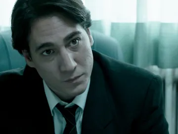 Miguel confiesa a su padre que sabe que está arruinado Miguel confiesa a su padre que sabe que está arruinado