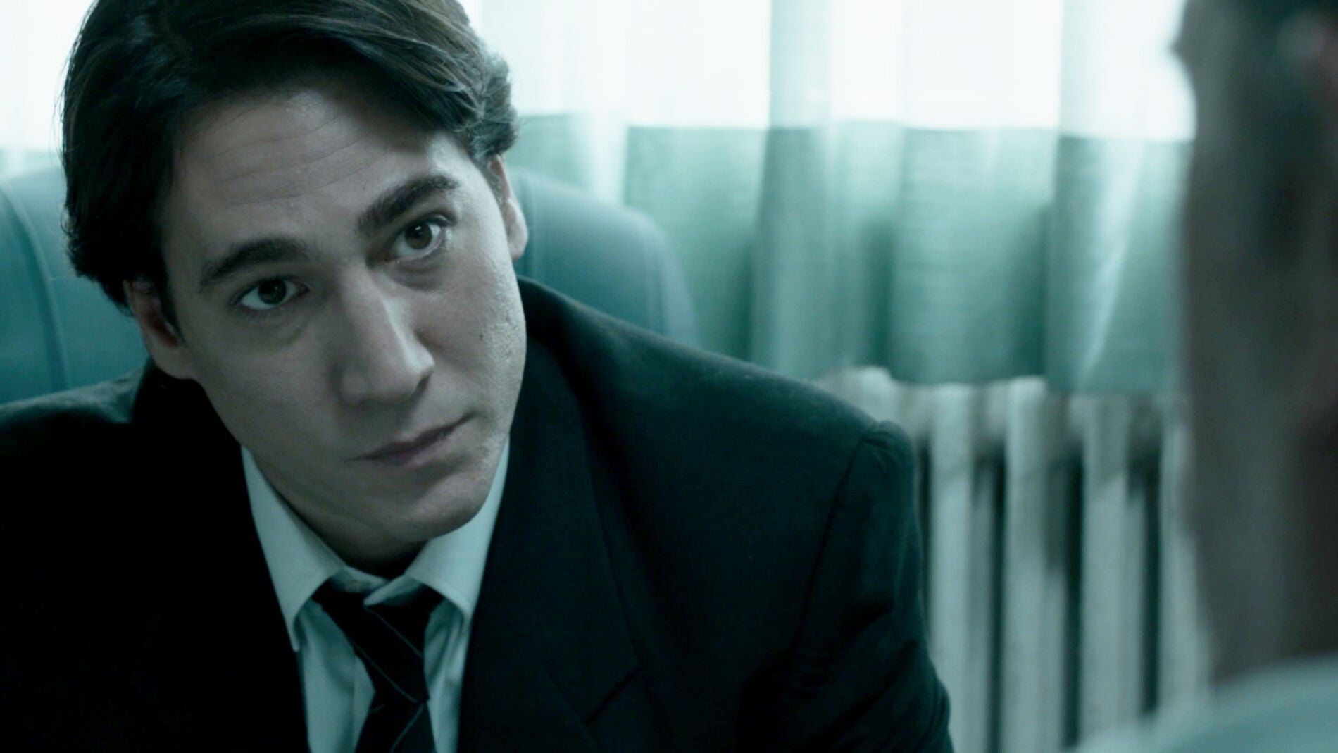 Miguel confiesa a su padre que sabe que est&aacute; arruinado