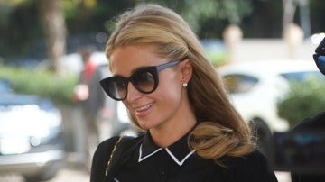 Paris Hilton y su espectacular anillo de compromiso
