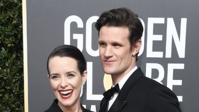 Globos de Oro 2018: Los protagonistas de 'Stranger Things' y 'The Crown', primeros en posar en la alfombra roja