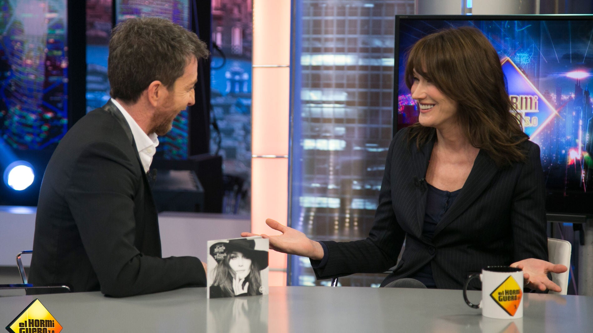 Carla Bruni relata c&oacute;mo vivi&oacute; su bonita historia de amor con Nicolas Sarkozy: "No sab&iacute;a que el flechazo pod&iacute;a existir"