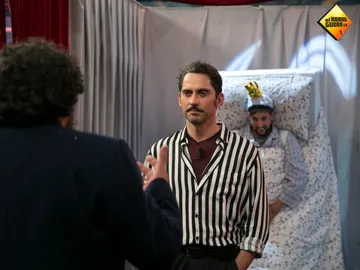 Paco Tous reta a Paco León en el juego de las cabinas de la mentira y la verdad Paco Tous reta a Paco León en el juego de las cabinas de la mentira y la verdad