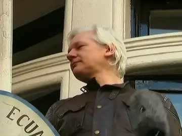 Ecuador busca "mediación" para solucionar situación insostenible de Assange Ecuador busca "mediación" para solucionar situación insostenible de Assange