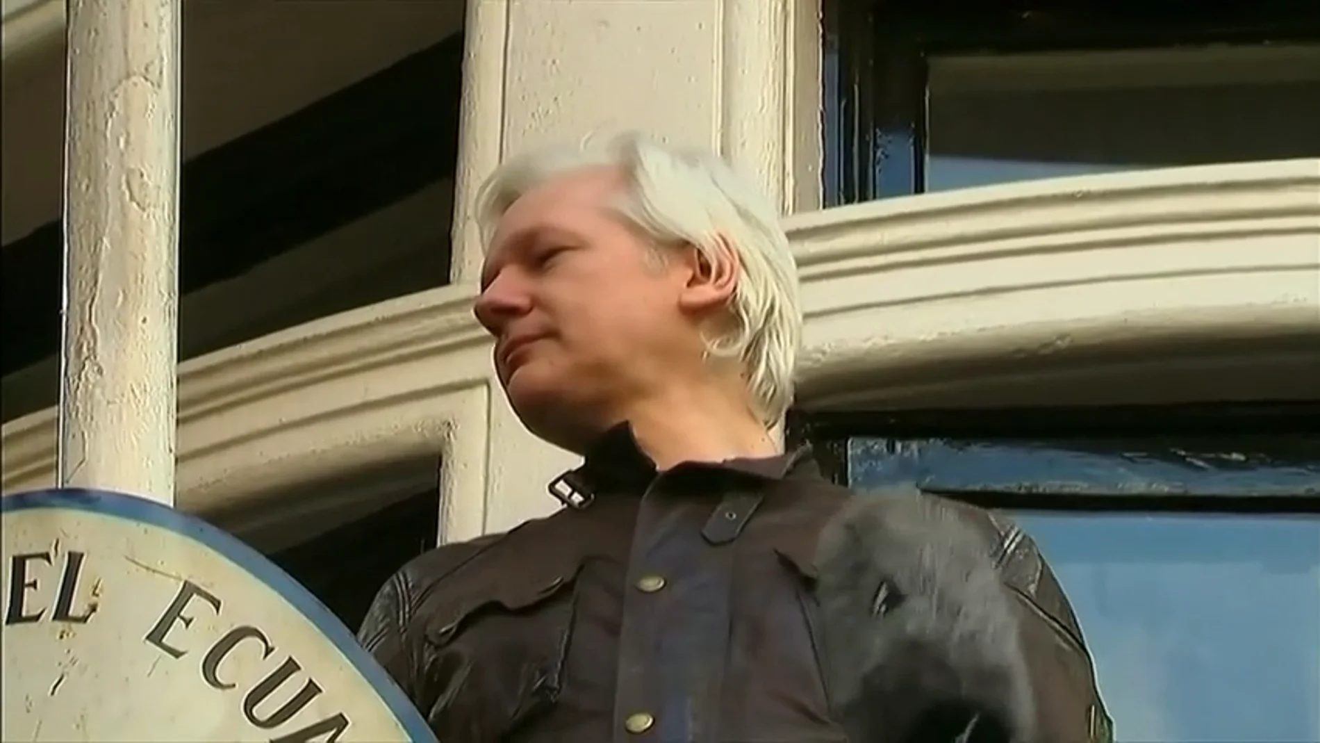 Ecuador busca "mediación" para solucionar situación insostenible de Assange Ecuador busca "mediación" para solucionar situación insostenible de Assange