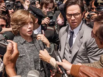 Michelle Williams y Mark Wahlberg en 'Todo el dinero del mundo' Michelle Williams y Mark Wahlberg en 'Todo el dinero del mundo'