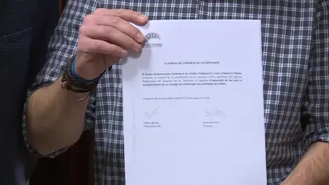 Psoe y Podemos buscan argumentos para convencer a los votantes de izquierda indecisos Psoe y Podemos buscan argumentos para convencer a los votantes de izquierda indecisos