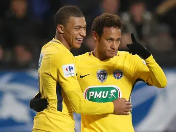 Mbappé y Neymar durante un encuentro Mbappé y Neymar durante un encuentro