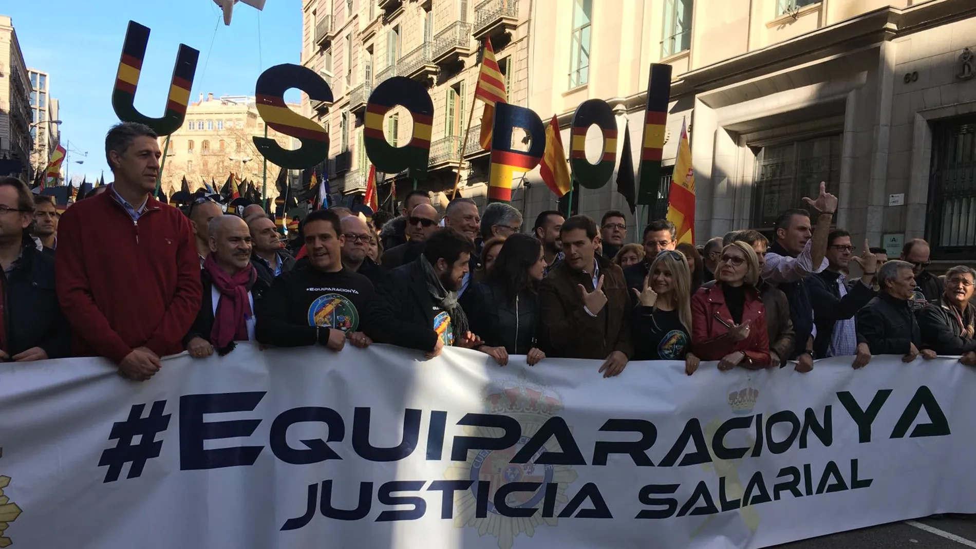 Manifestación por la equiparación salarial entre policías y Mossos en Barcelona Manifestación por la equiparación salarial entre policías y Mossos en Barcelona