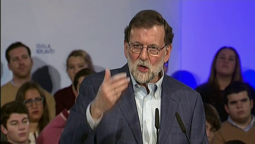 Rajoy advierte a Puigdemont de que "una sola persona situada fuera de la realidad"