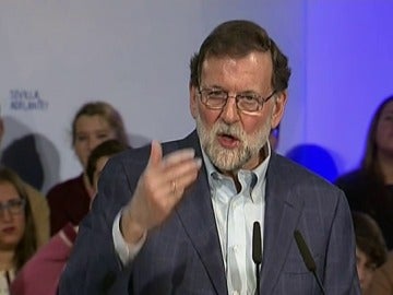 Rajoy advierte a Puigdemont de que "una sola persona situada fuera de la realidad"