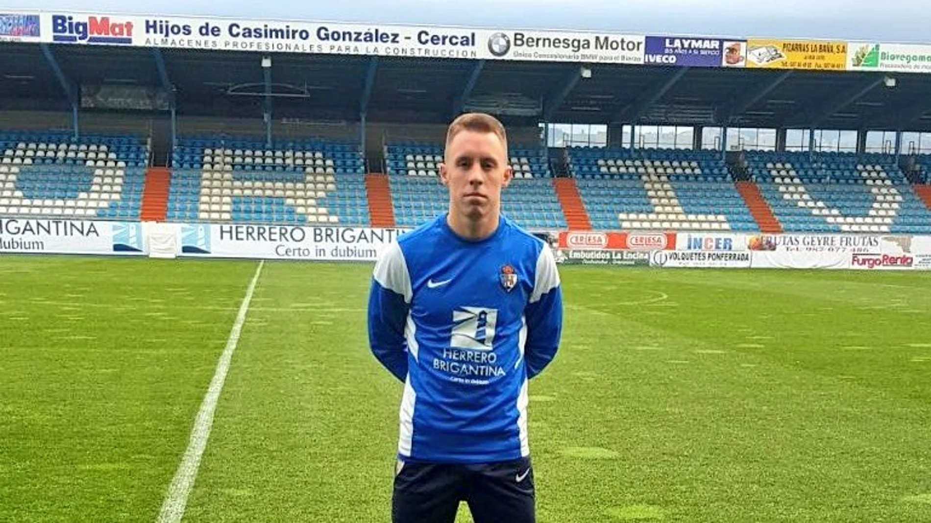 Yelko Pino, con la Ponferradina Yelko Pino, con la Ponferradina