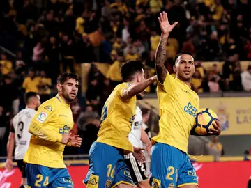 Jonathan Viera celebra un gol Jonathan Viera celebra un gol