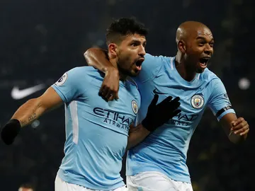 Aguero celebrando uno de sus goles Aguero celebrando uno de sus goles