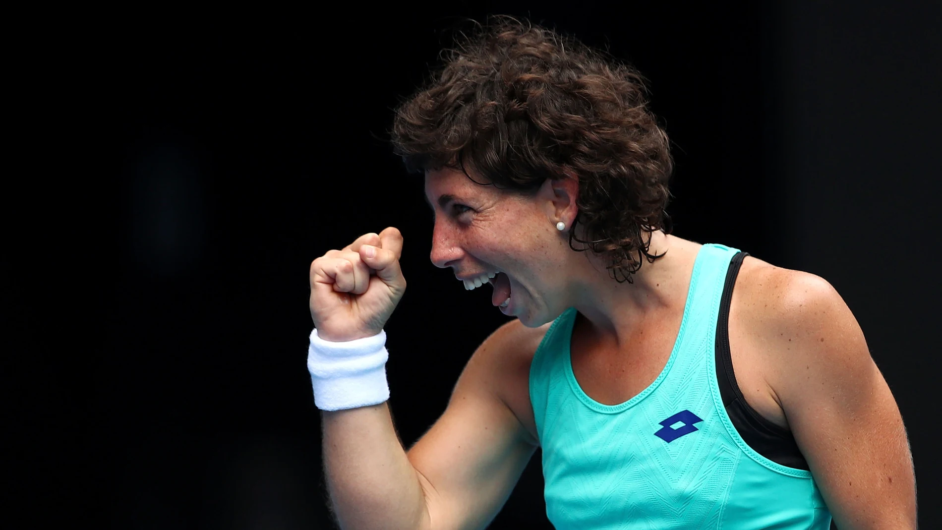 Carla Suárez celebra su victoria ante Kontaveit Carla Suárez celebra su victoria ante Kontaveit