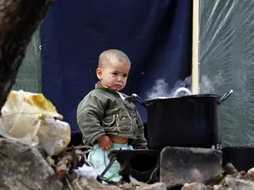 Un niño refugiado sirio en un campo de refugiados al sur de Líbano Un niño refugiado sirio en un campo de refugiados al sur de Líbano