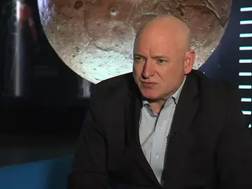 El astronauta Scott Kelly recoge su experiencia espacial en el libro "Resistencia" El astronauta Scott Kelly recoge su experiencia espacial en el libro "Resistencia"