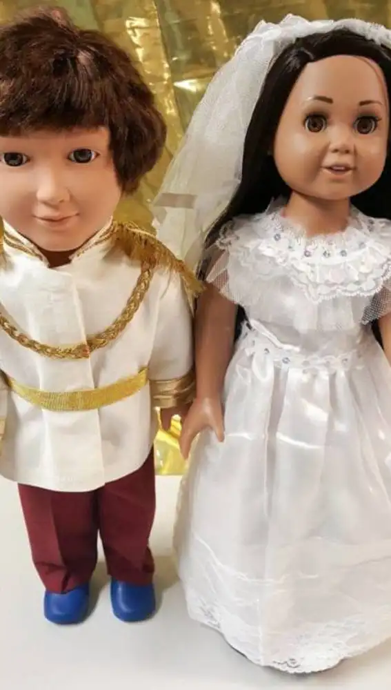Los muñecos de boda del príncipe Harry y Meghan Markle Los muñecos de boda del príncipe Harry y Meghan Markle