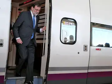 Mariano Rajoy en el AVE Mariano Rajoy en el AVE