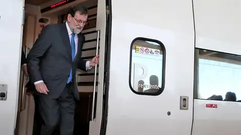 Mariano Rajoy en el AVE Mariano Rajoy en el AVE
