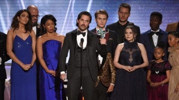 El reparto de 'This is us' con su premio SAG Awards
