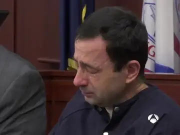 Larry Nassar se derrumba entre lágrimas Larry Nassar se derrumba entre lágrimas