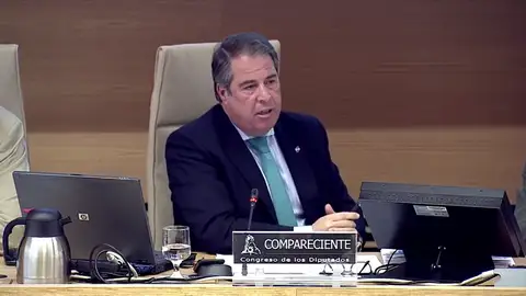 El director de la DGT pide perdón por el colapso de la AP-6: "Hubo fallos, errores y problemas" El director de la DGT pide perdón por el colapso de la AP-6: "Hubo fallos, errores y problemas"