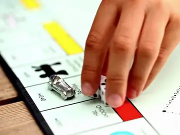 Los pueblos de España aparecen en el tablero de Monopoly Los pueblos de España aparecen en el tablero de Monopoly