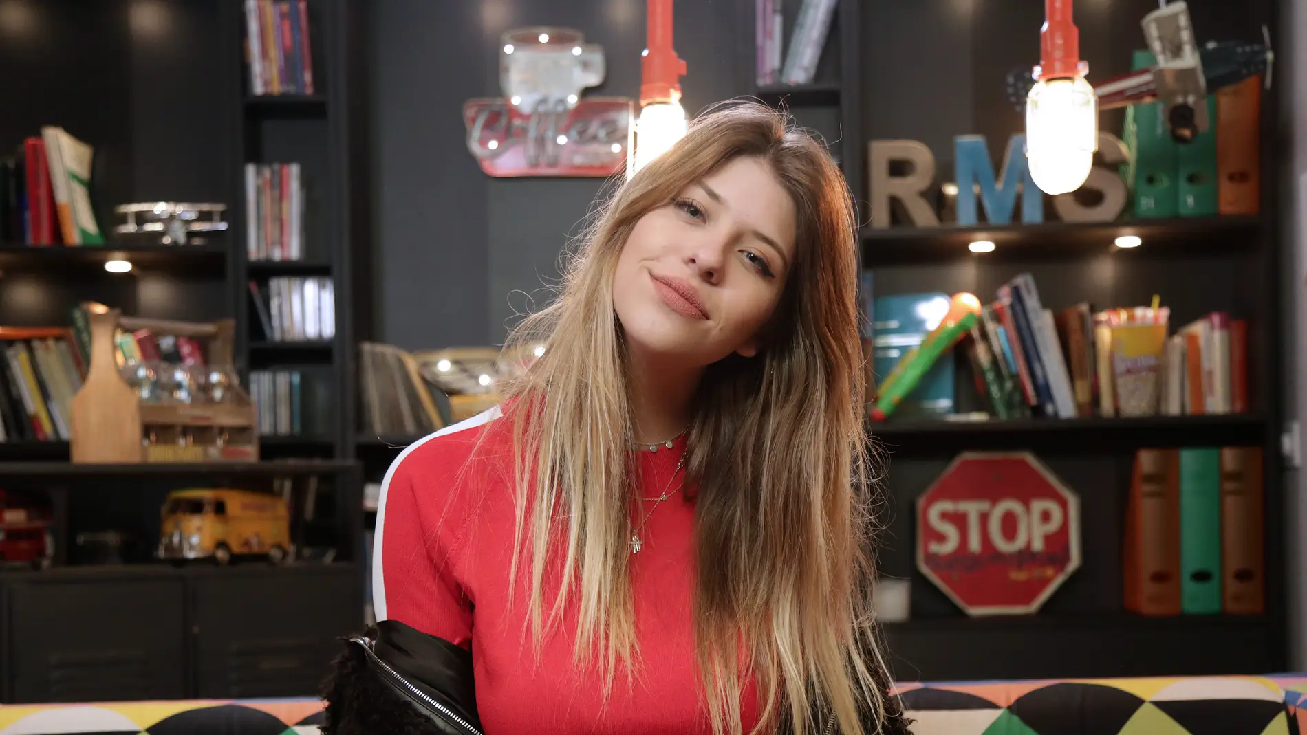 Anita Matamoros en Roomies de Flooxer