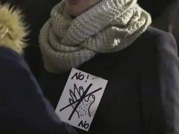Una mujer protesta contra el acoso sexual Una mujer protesta contra el acoso sexual