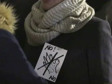 Una mujer protesta contra el acoso sexual Una mujer protesta contra el acoso sexual