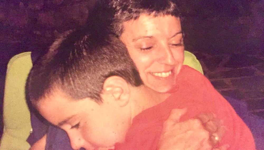 Jon Barcena y su madre