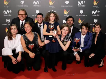 La directora y el reparto de 'Verano 1993' La directora y el reparto de 'Verano 1993'