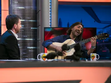 Antonio Carmona toca en directo en 'El Hormiguero 3.0' tras la grave infección que le mantuvo en coma Antonio Carmona toca en directo en 'El Hormiguero 3.0' tras la grave infección que le mantuvo en coma