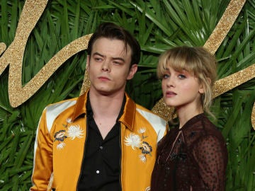 Charlie Heaton y Natalia Dyer Charlie Heaton y Natalia Dyer