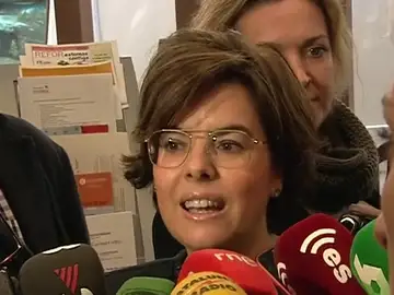 Santamaría ve "imposible" el voto delegado desde Bruselas y emplaza a Puigdemont a dejar de dar "espectáculos" Santamaría ve "imposible" el voto delegado desde Bruselas y emplaza a Puigdemont a dejar de dar "espectáculos"