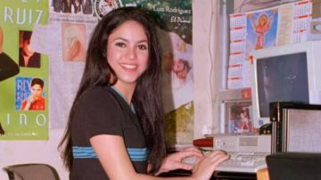 Shakira con 21 años