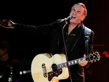 El cantante estadounidense Neil Diamond durante un concierto en Zúrich El cantante estadounidense Neil Diamond durante un concierto en Zúrich